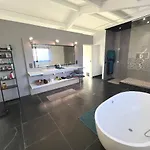 Loft Atypique Beaucaire Apartment *